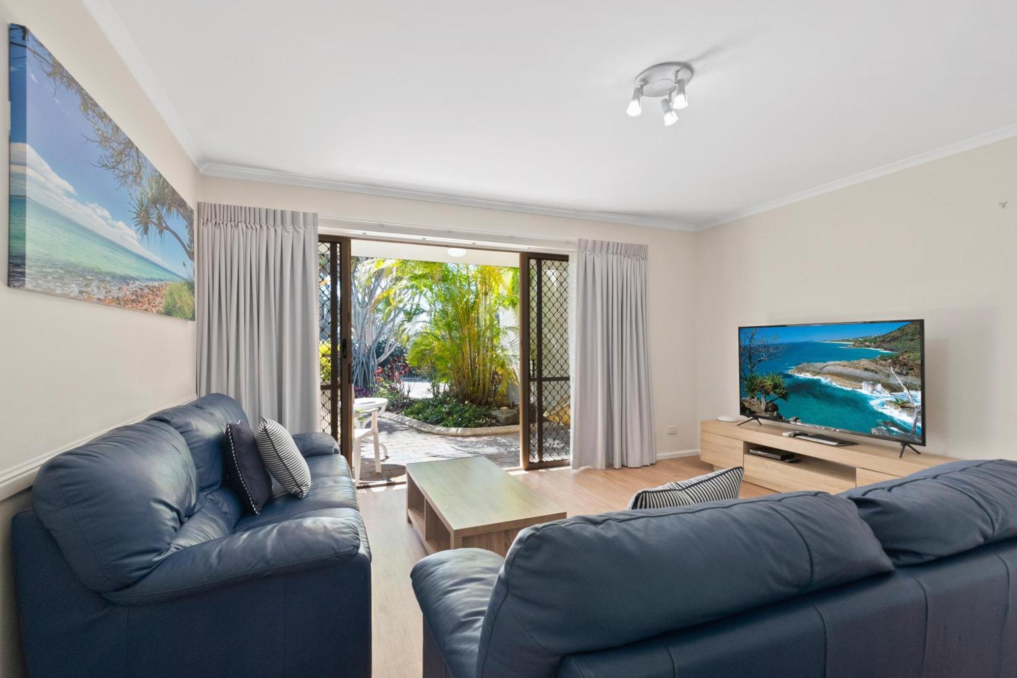 Beach Breakers Resort Sunrise Beach Extérieur photo